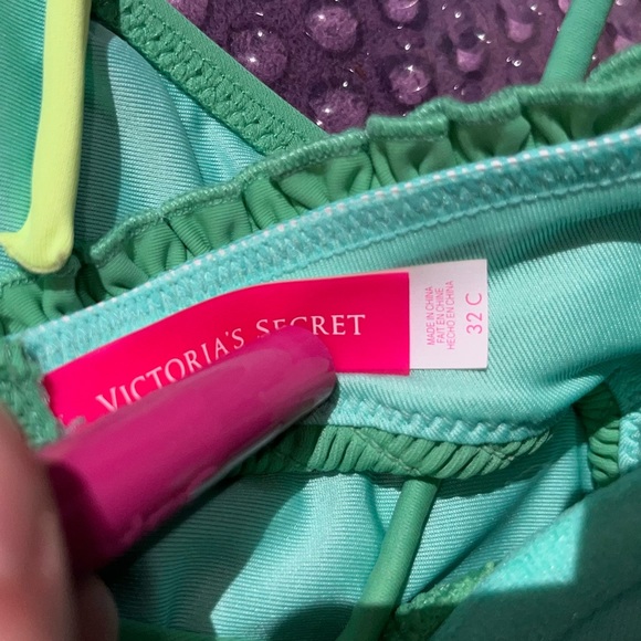 Victoria’s Secret bikini S/32C - Picture 3 of 6